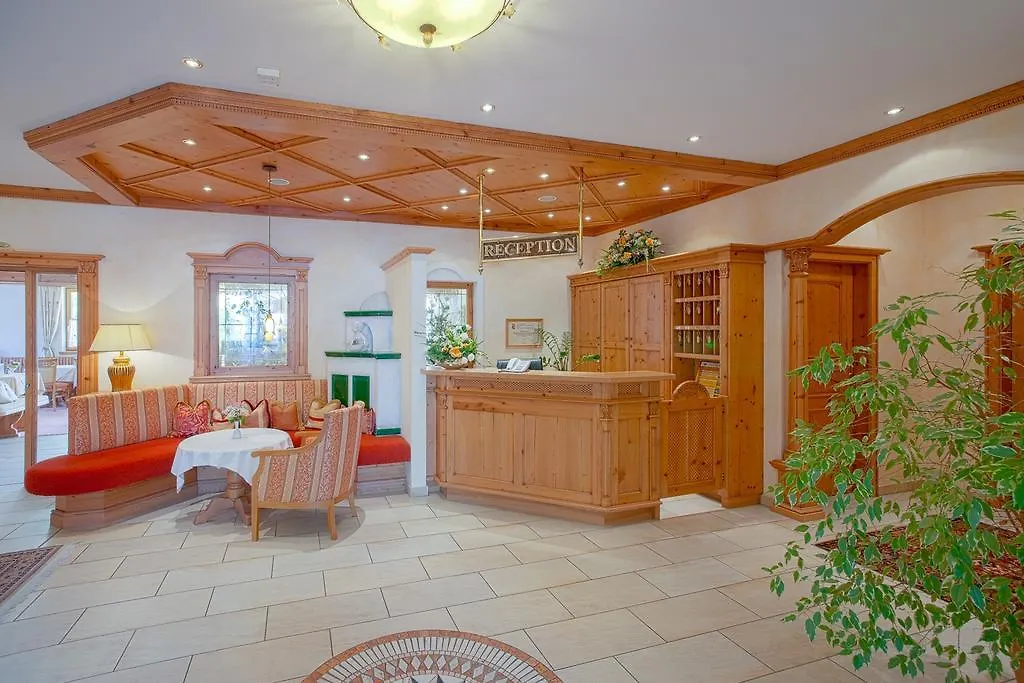 Landhaus Gruenau Wals-Siezenheim 3*,