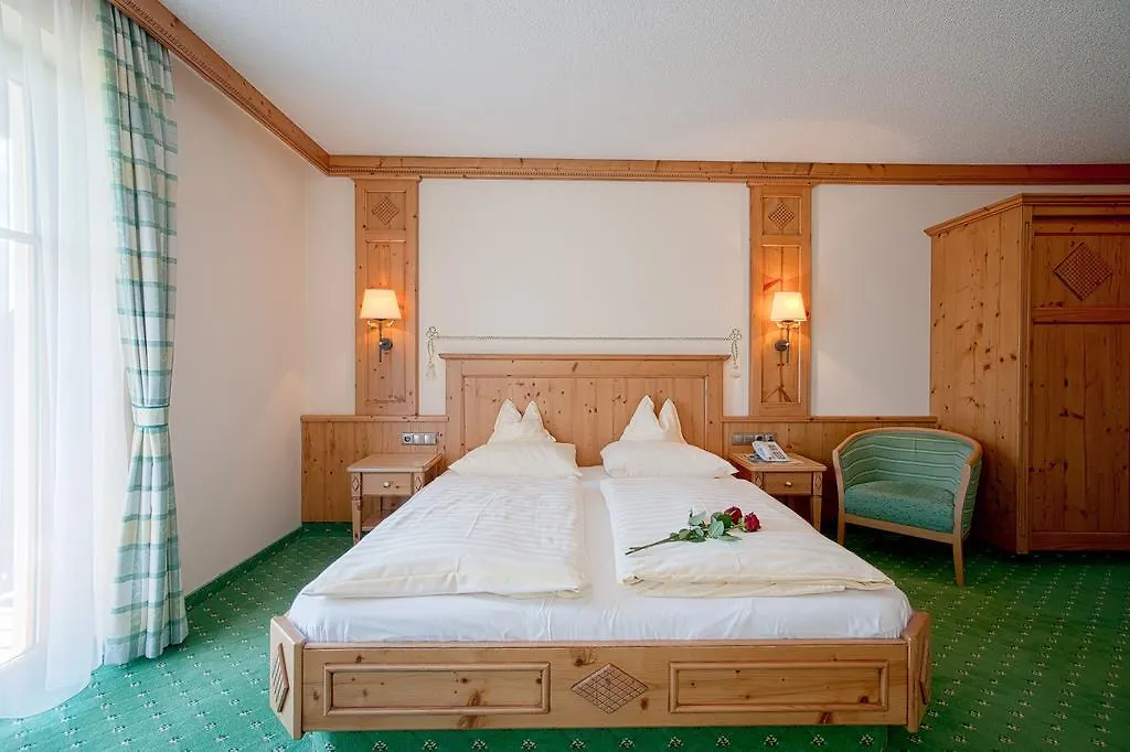 Landhaus Gruenau Wals-Siezenheim 3*,  Austria